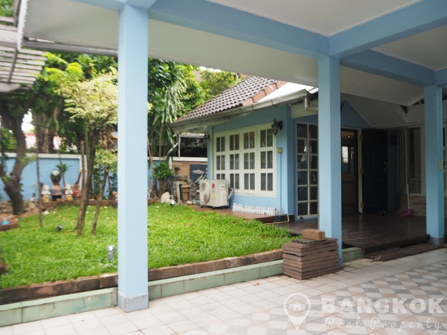 Sammakorn Village in Ramkhamhaeng - Minburi