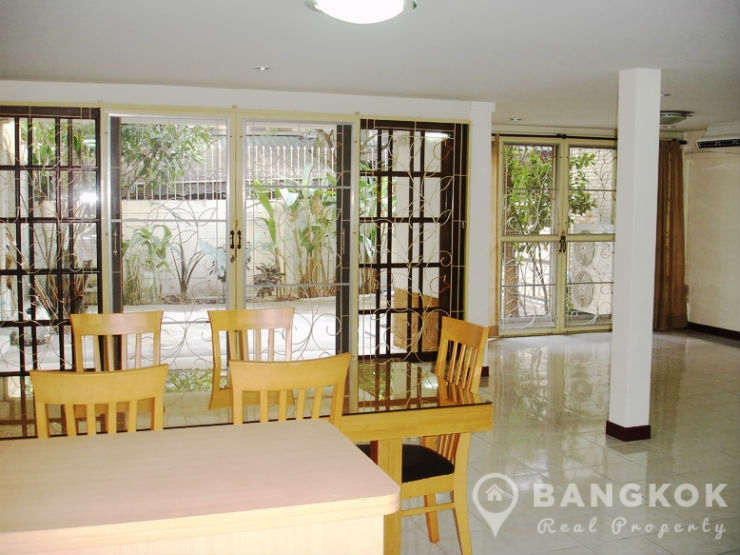 Spacious 3 Bed 2 Bath Thonglor Townhouse in Thong Lor