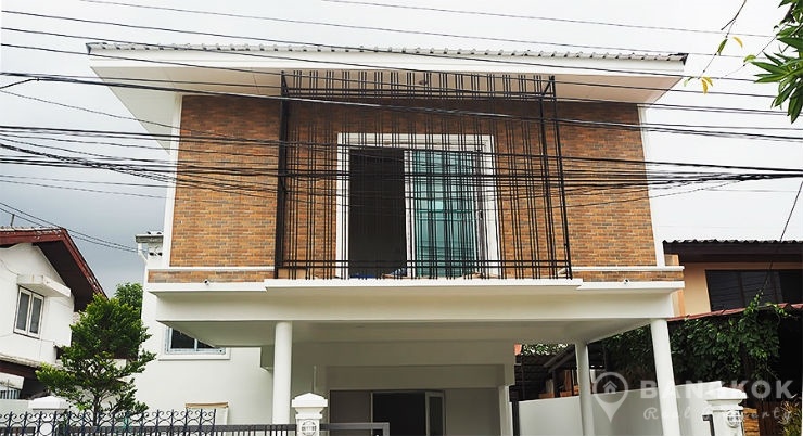 Sammakorn Village in Ramkhamhaeng - Minburi