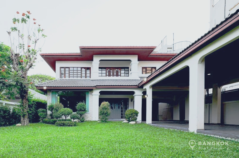 Punnawithi | Renovated Detached 5+1 Bed House near BTS in On Nut - Bearing