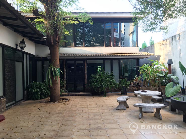 Rama 4 | Detached 3 Bed 4 Bath Home Office in Phra Khanong