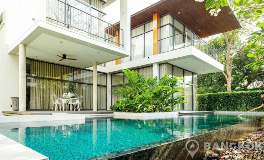 Phrom Phong | Contemporary 4 Bed House with Private Pool in Phrom Phong