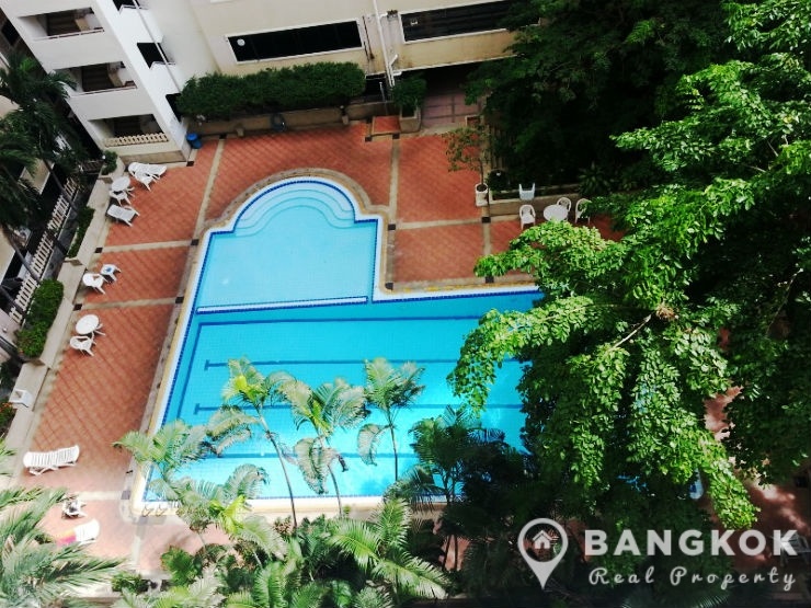 Saranjai Mansion in Nana - Asoke