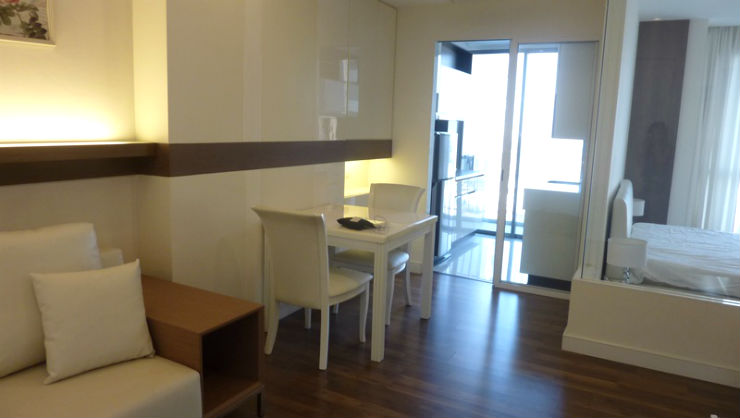 The Room Sukhumvit 62 in On Nut - Bearing