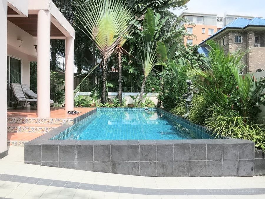 Phrom Phong | Elegant Detached 4 Bed with Private Pool in Phrom Phong