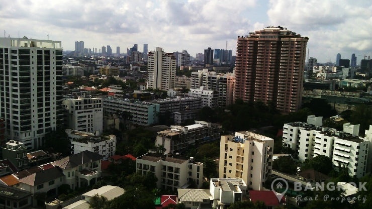 Lumpini Park View in Sathorn - Riverside