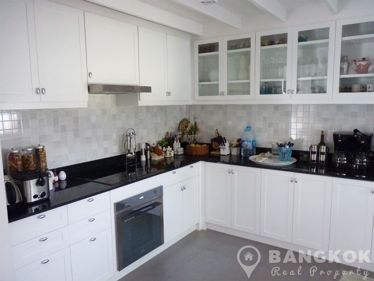Phra Khanong | Modern Detached 3 Beds 4 Baths House in Phra Khanong