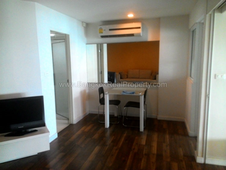 The Room Sukhumvit 79 in On Nut - Bearing
