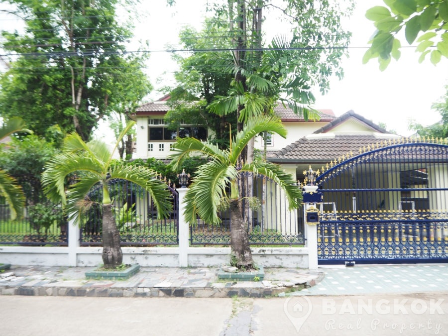 Sammakorn Village in Ramkhamhaeng - Minburi
