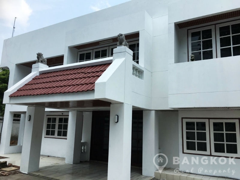 Detached Commercial Use Spacious Asoke House near BTS in Nana - Asoke