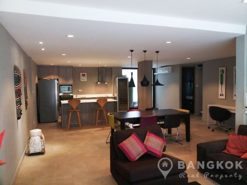Phra Khanong | Renovated Spacious 3 Bed Townhouse for Sale in Phra Khanong