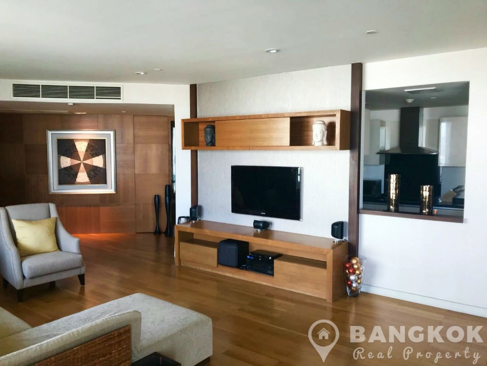 Watermark Chaophraya in Sathorn - Riverside
