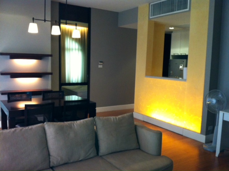 Vincente Sukhumvit 49 in Thong Lor