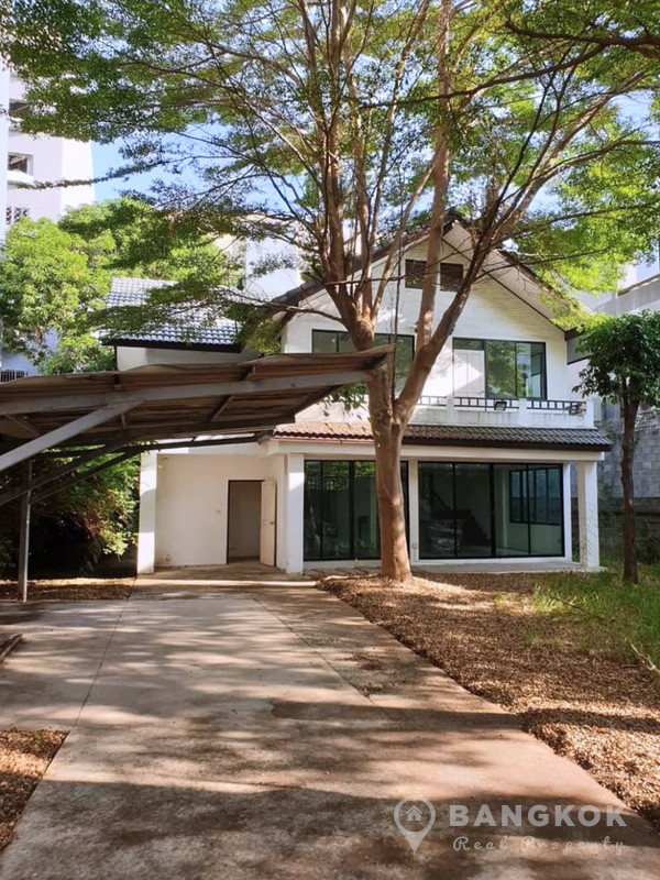 Prawet | Detached 5 Bed Home Office near Seacon Square in Srinakarin