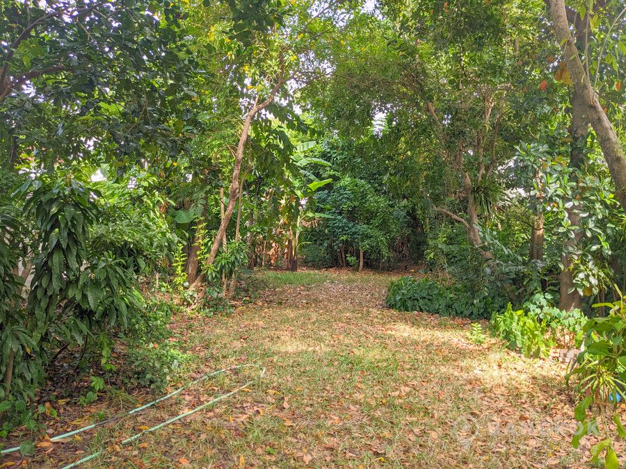 Ramkhamhaeng | Detached 5 Bed House Compound with Land in Krungthep Kreetha