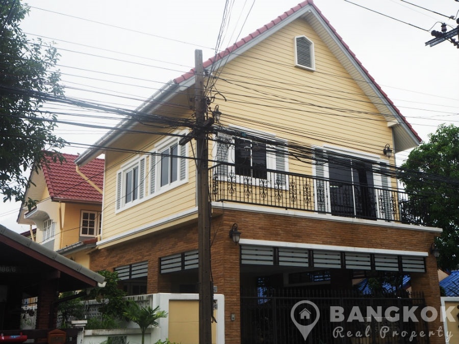 Sammakorn Village in Ramkhamhaeng - Minburi