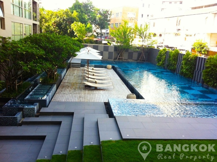 Via Botani in Thong Lor
