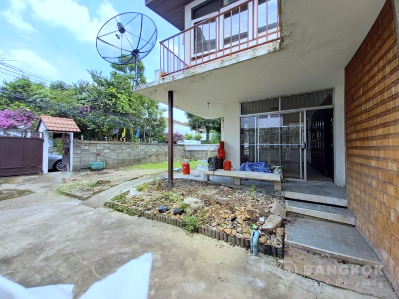 Phra Khanong | Detached House for Commercial Use in Phra Khanong