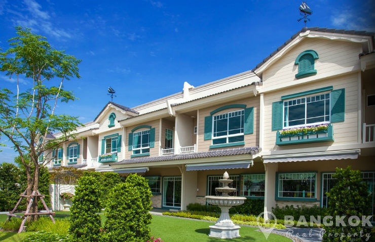 Bangna | Modern 2 Bed 3 Bath Townhouse near IKEA in Bang Na