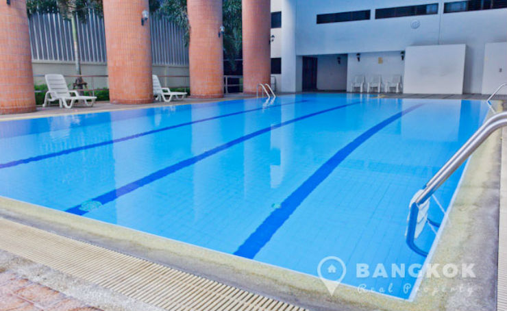 Acadamia Grand Tower in Phrom Phong