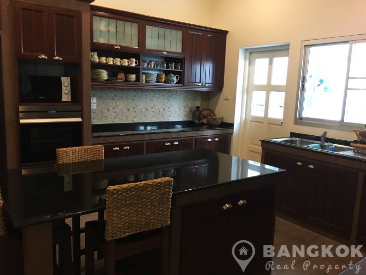 Spacious 3 Bed 4 Bath Thonglor Detached House in Thong Lor