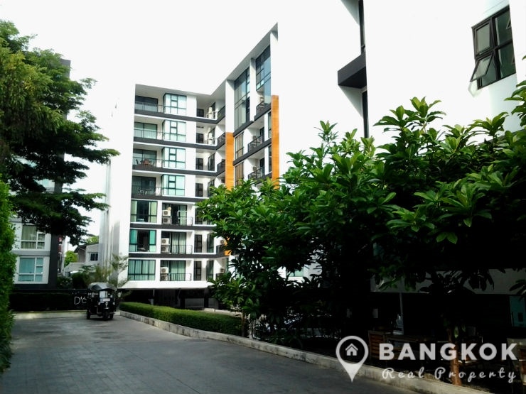 D 65 in Phra Khanong