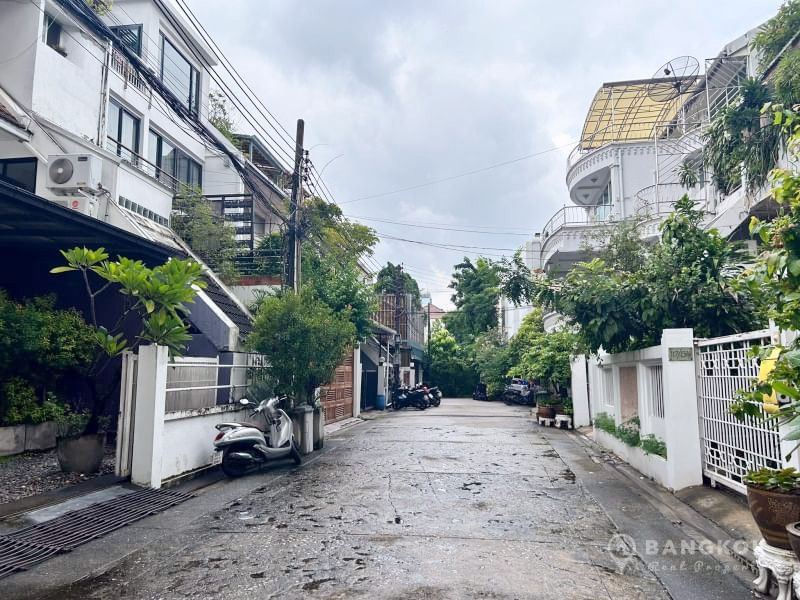 Nana | Spacious Townhouse 4 Bed 5 Bath walk to Nana BTS in Nana - Asoke