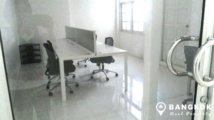 Office Building in Ratchadamri - Chidlom