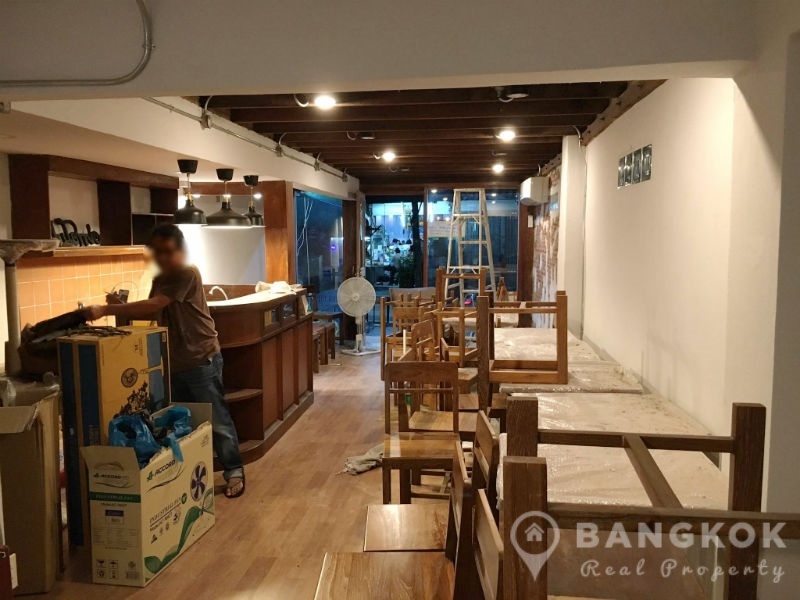 Commercial Property in On Nut - Bearing