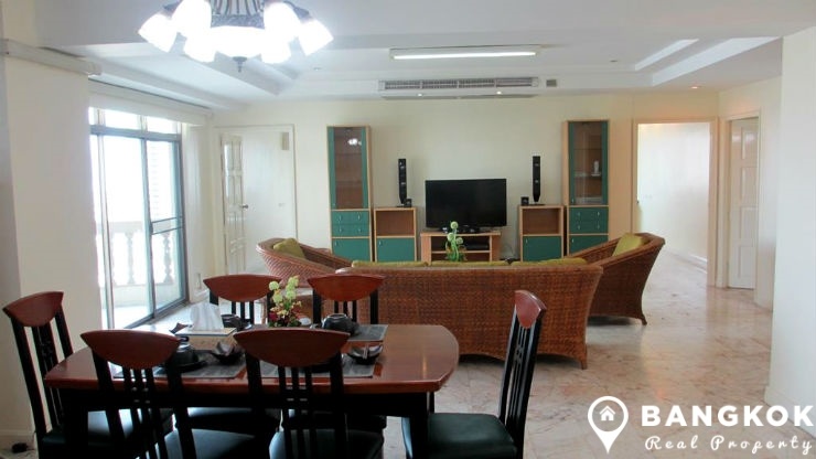 Royal Castle Sukhumvit 39 in Phrom Phong