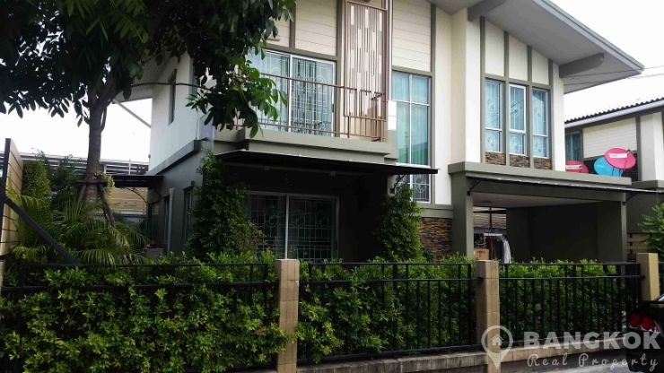 Modern Detached 3 Bed Bangna House with Garden in Bang Na