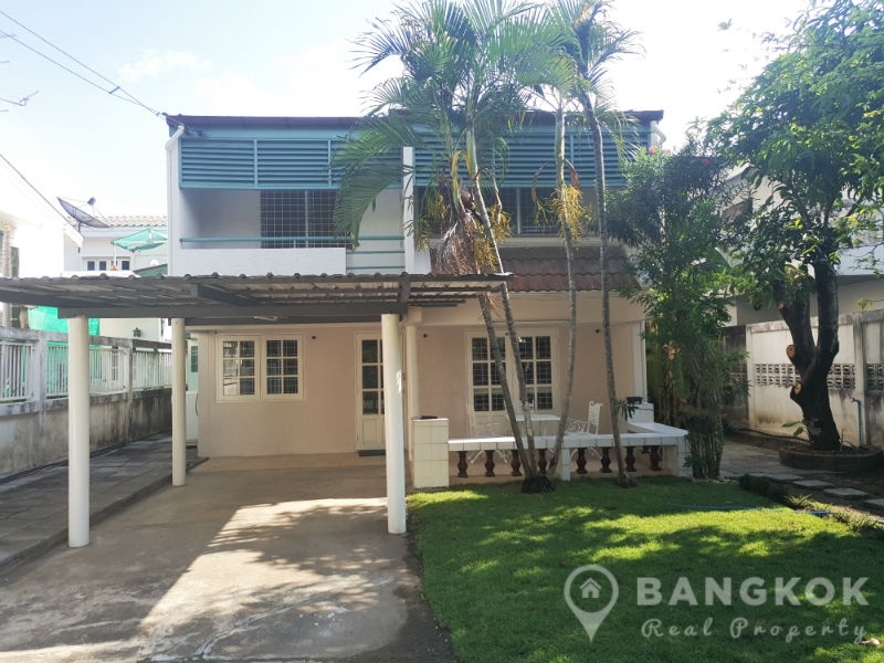 Sammakorn Village in Ramkhamhaeng - Minburi