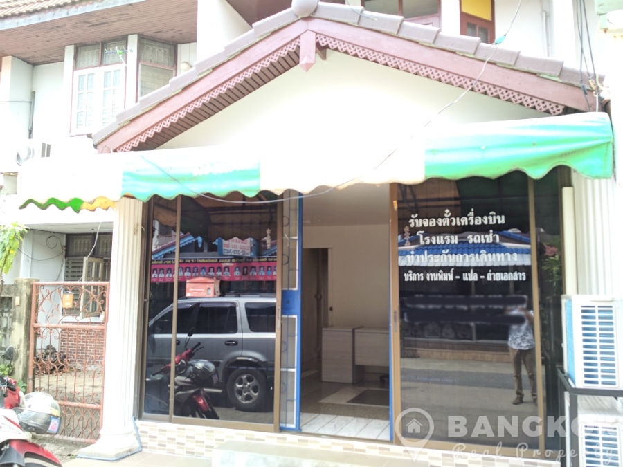 Sammakorn Village in Ramkhamhaeng - Minburi