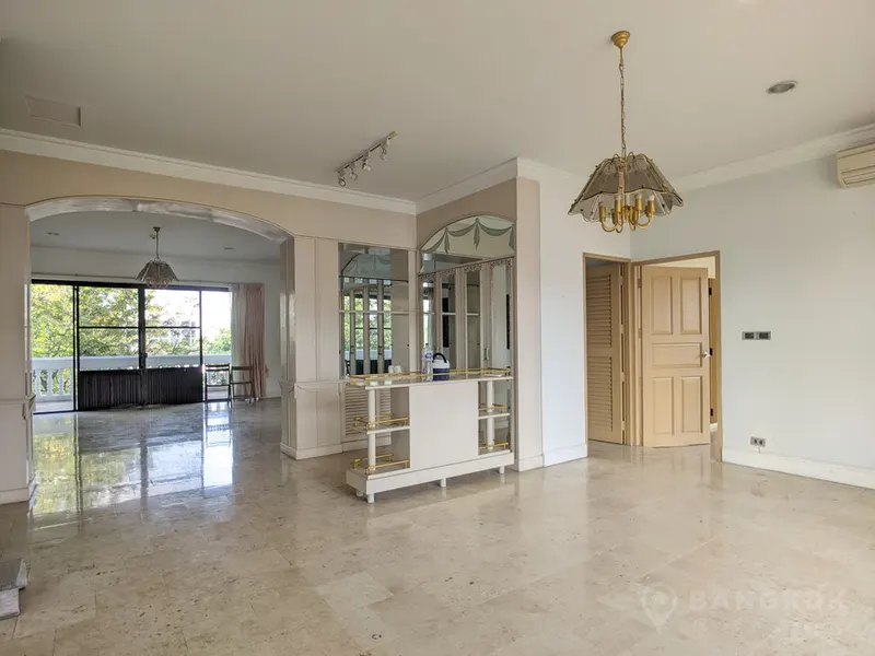 Prompak Gardens | Spacious 3 Bed Renovation Opportunity